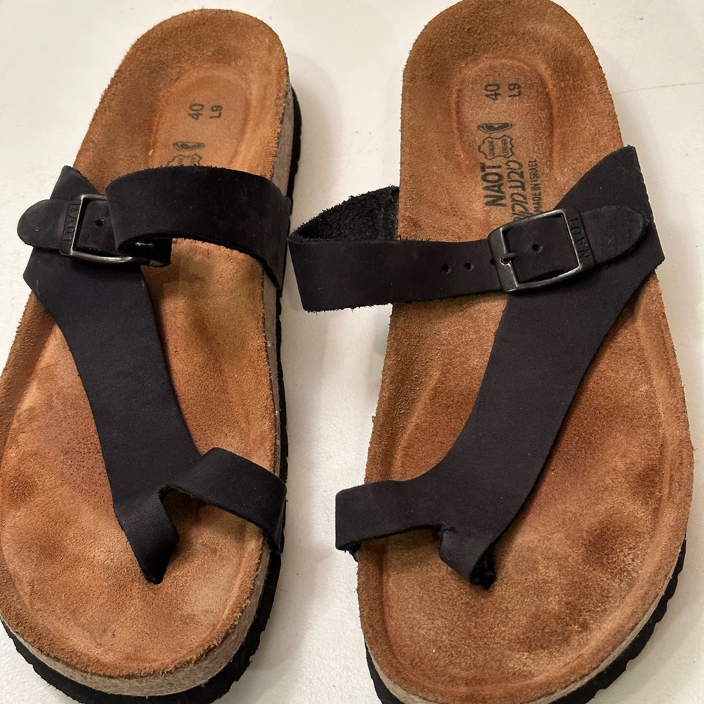 BIRKENSTOCK black suede in good condition, worn twice